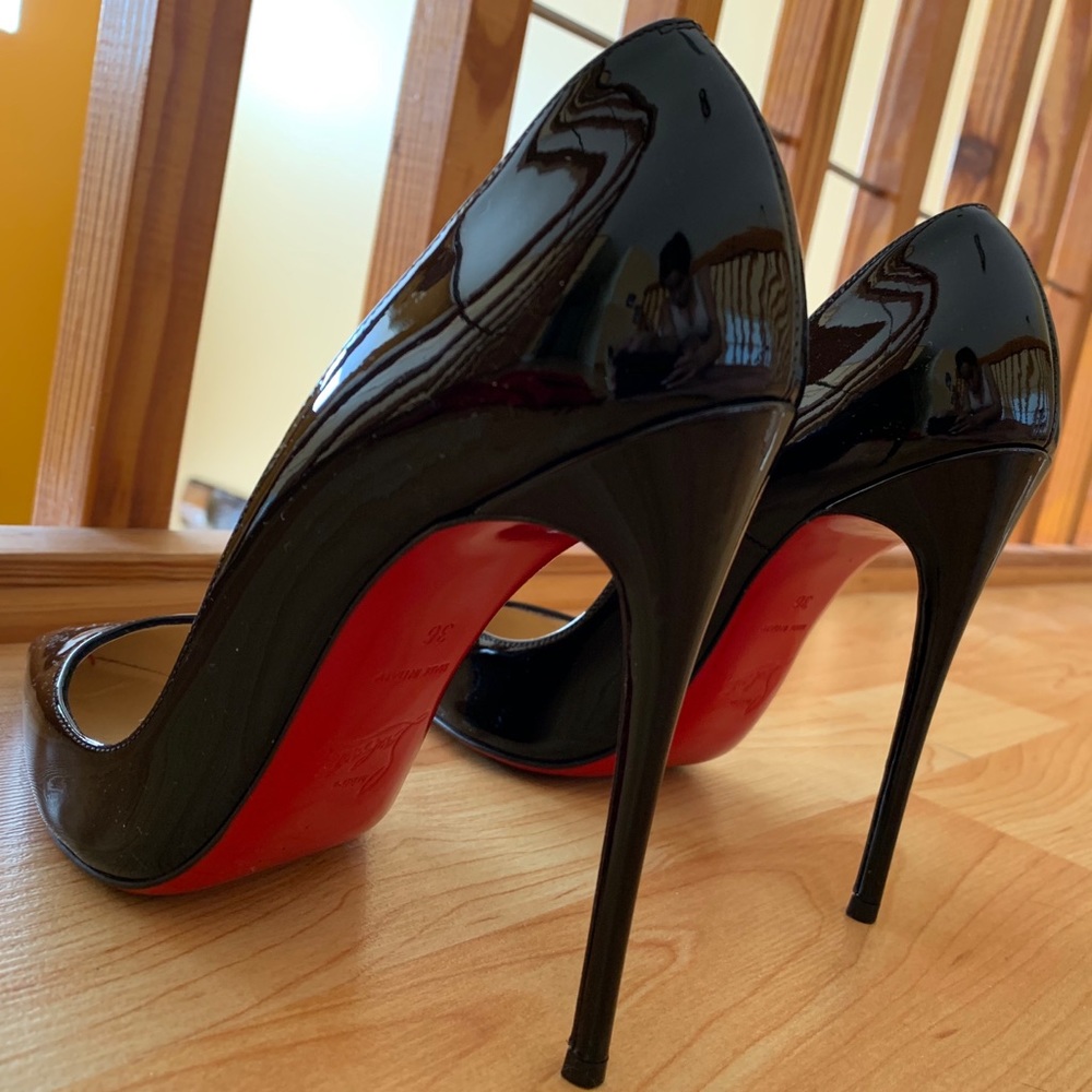 Christian Louboutin So Kate Heels